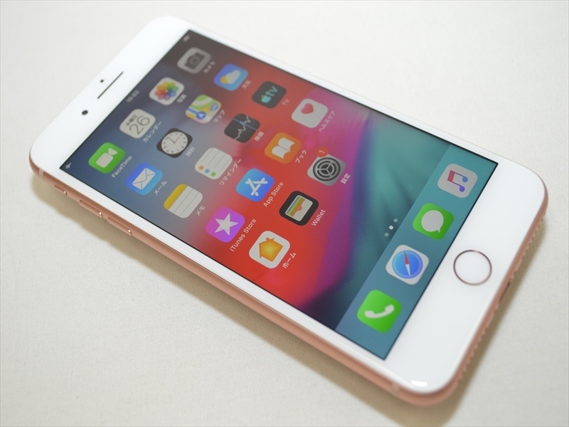 美品 Softbank iPhone8 Plus 64GB ゴールド 3D097J/A(MQ9M2J/A同等品) 判定 赤ロム永久保証